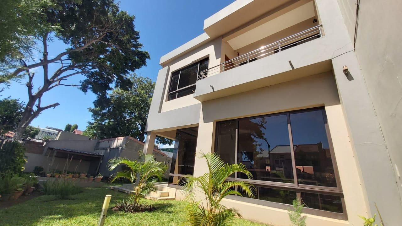 Moradia T3 a venda totalmente reabilitado no bairro Polana Cimento 
